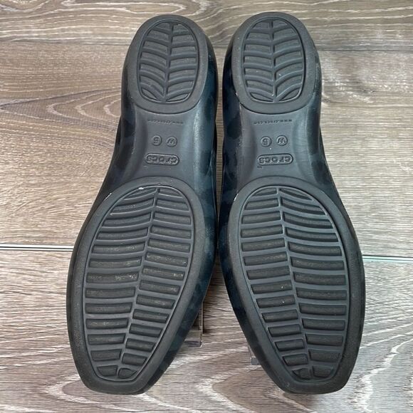 Crocs Sloane Graphic Leopard Iconic Comfort Womens Sz 5 Black Gray Slip On Shoes - Picture 7 of 11